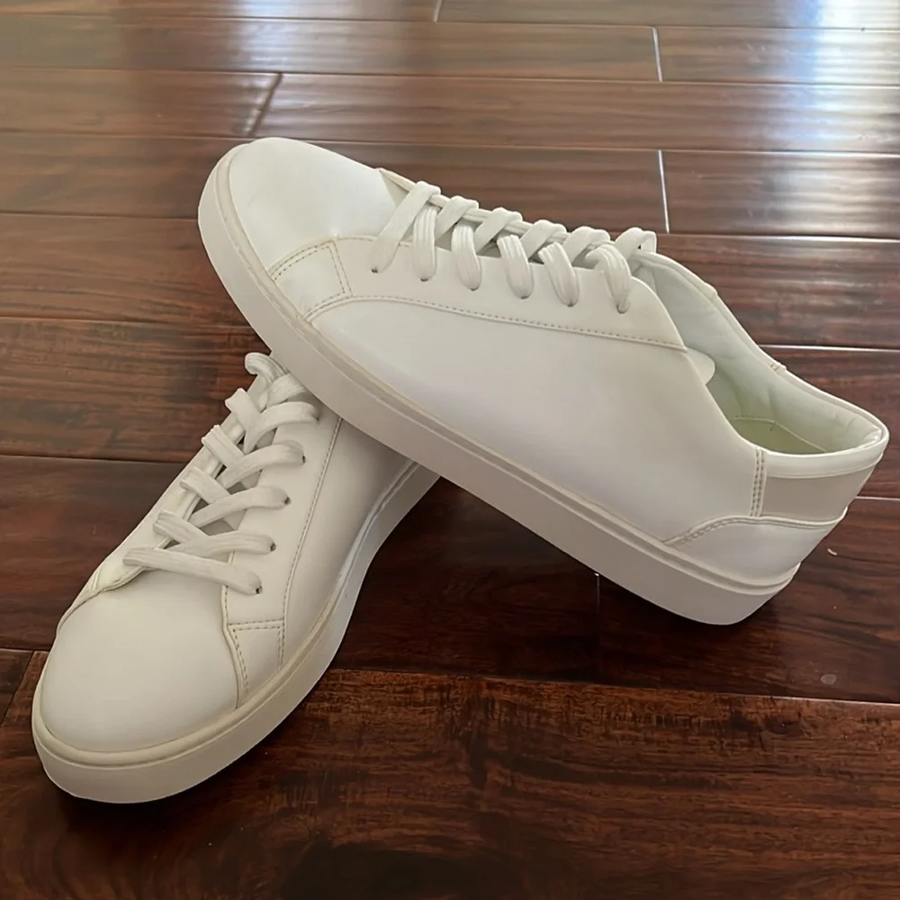 Women’s White Low-Top Sneakers - Clean Classic Style